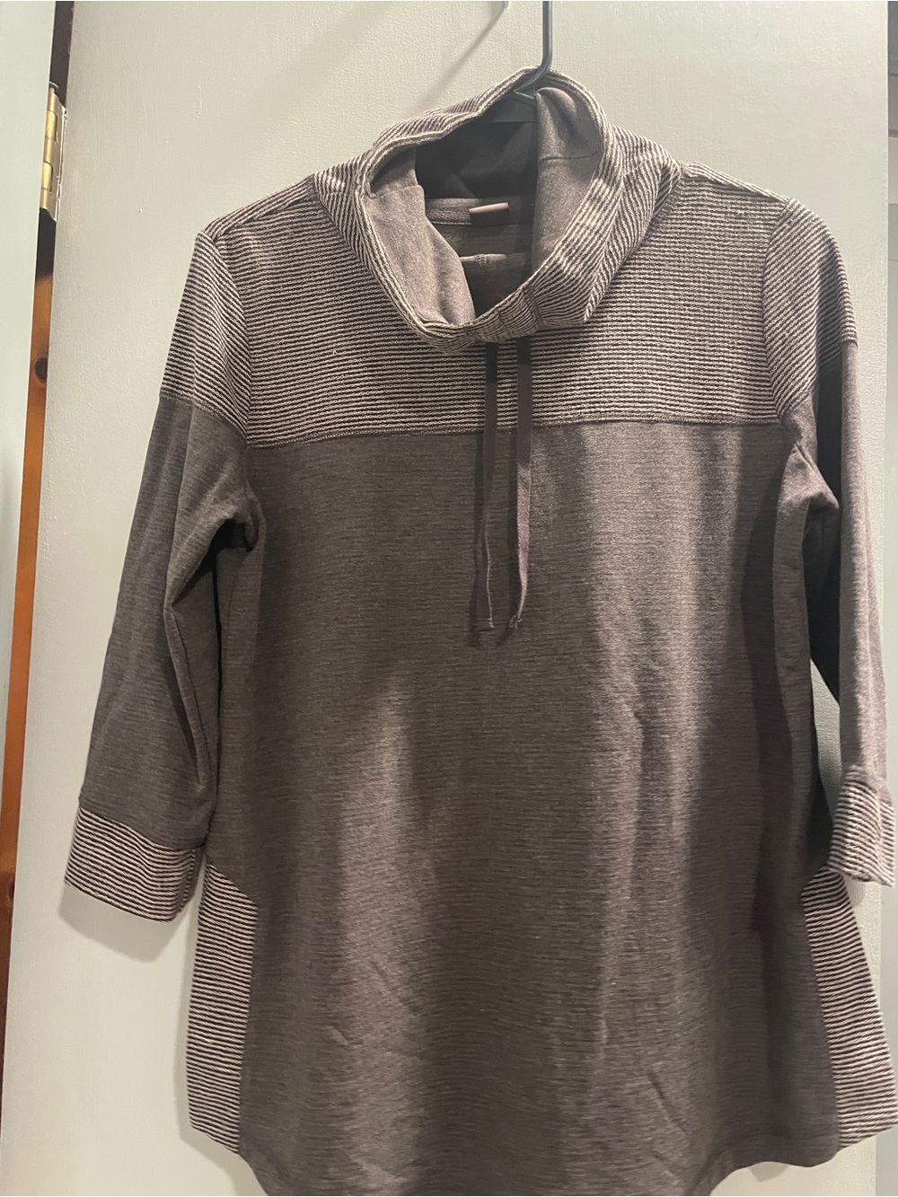 St. John’s Bay Women's Gray Cowl Neck Pullover Sweater size PS